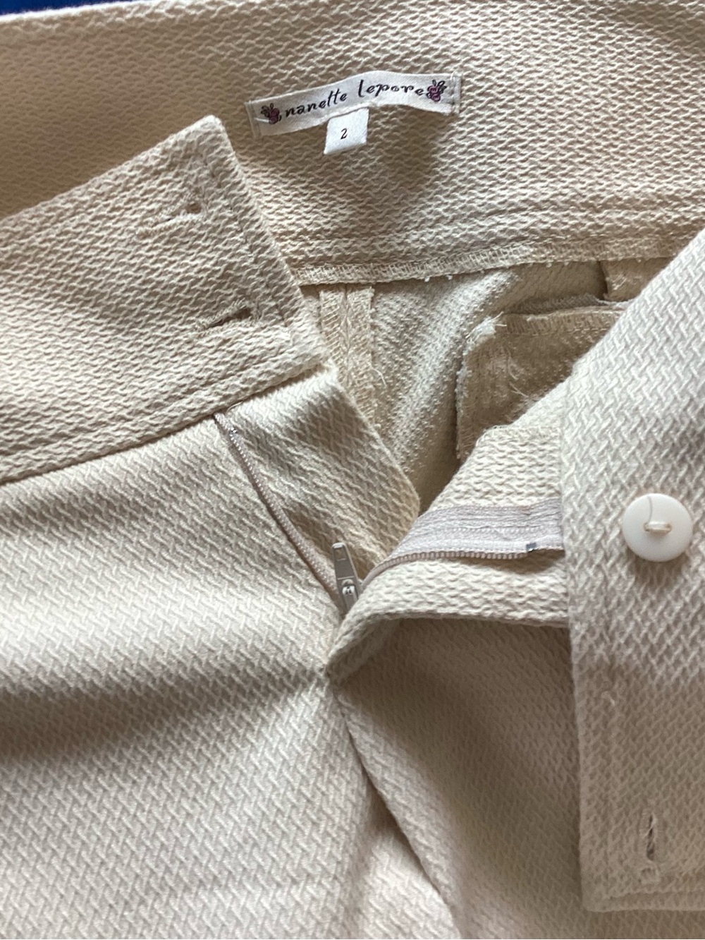Nanette Lepore Cream Textured 2-Piece Pantsuit Split Size 4 / 2 Like New women’s - Picture 4 of 12